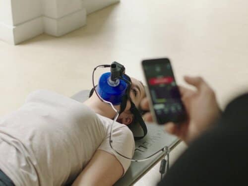 Client undergoing a PNOE RMR resting metabolic rate test at Metabacheck